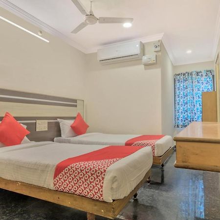 Oyo 11428 Hotel Krishna'S Residency Hyderabad Exterior photo