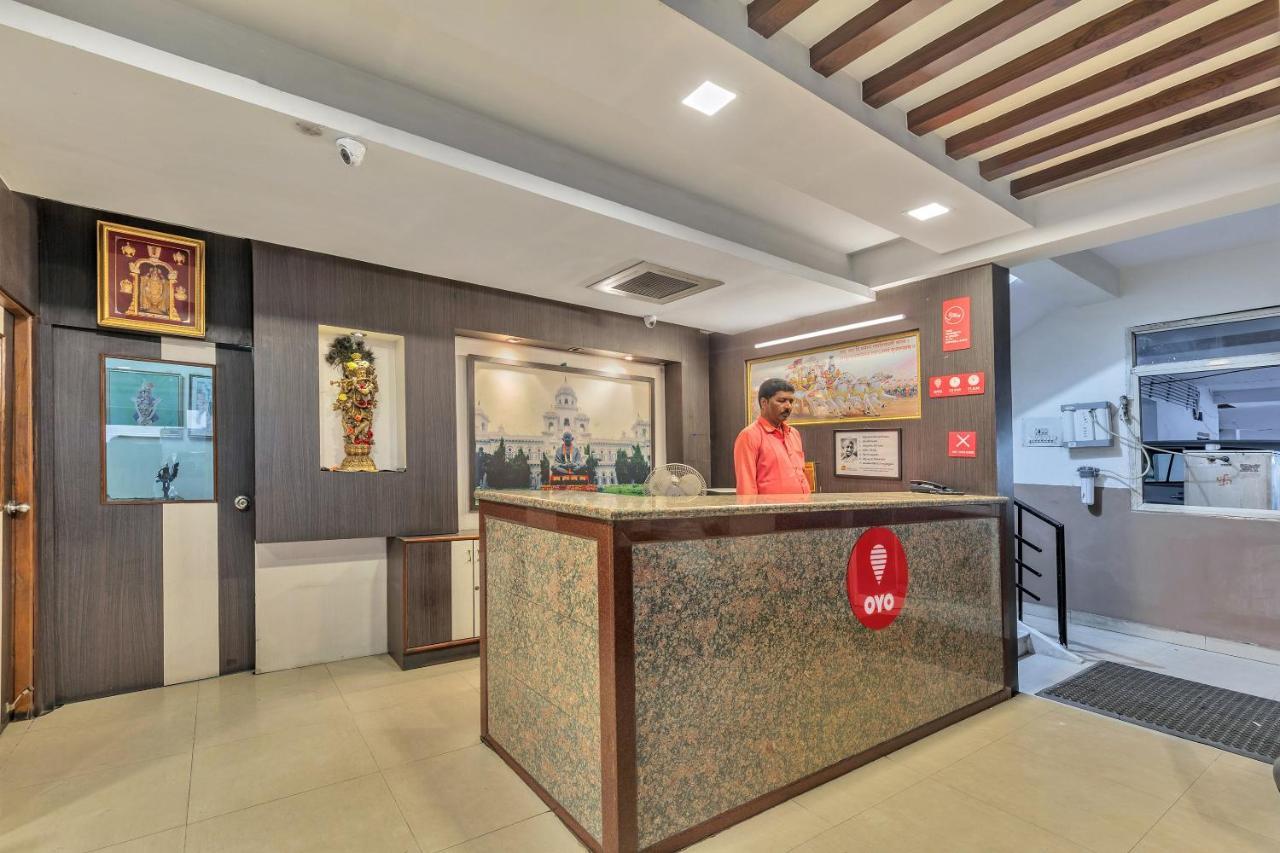 Oyo 11428 Hotel Krishna'S Residency Hyderabad Exterior photo