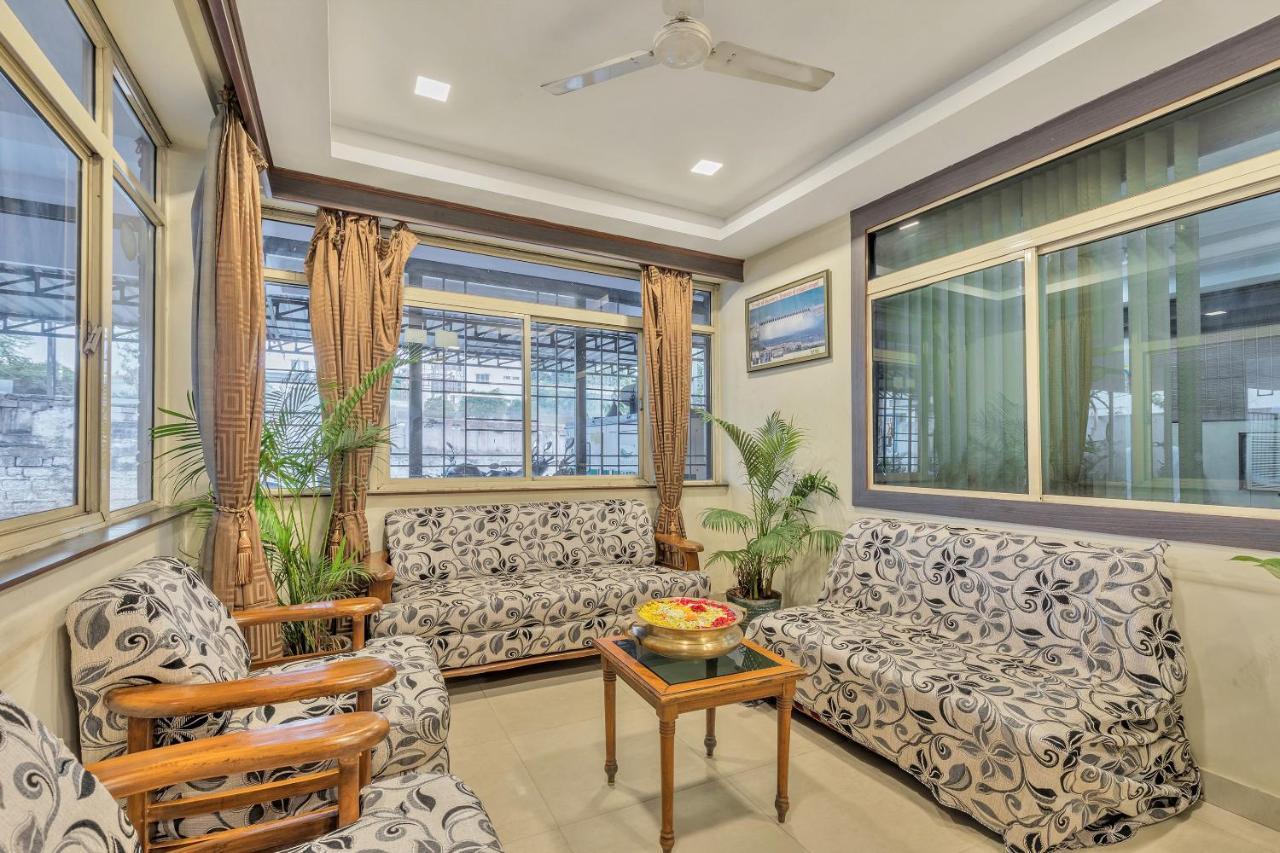 Oyo 11428 Hotel Krishna'S Residency Hyderabad Exterior photo