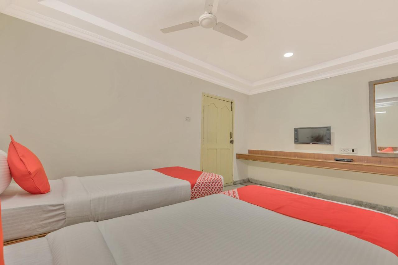 Oyo 11428 Hotel Krishna'S Residency Hyderabad Exterior photo